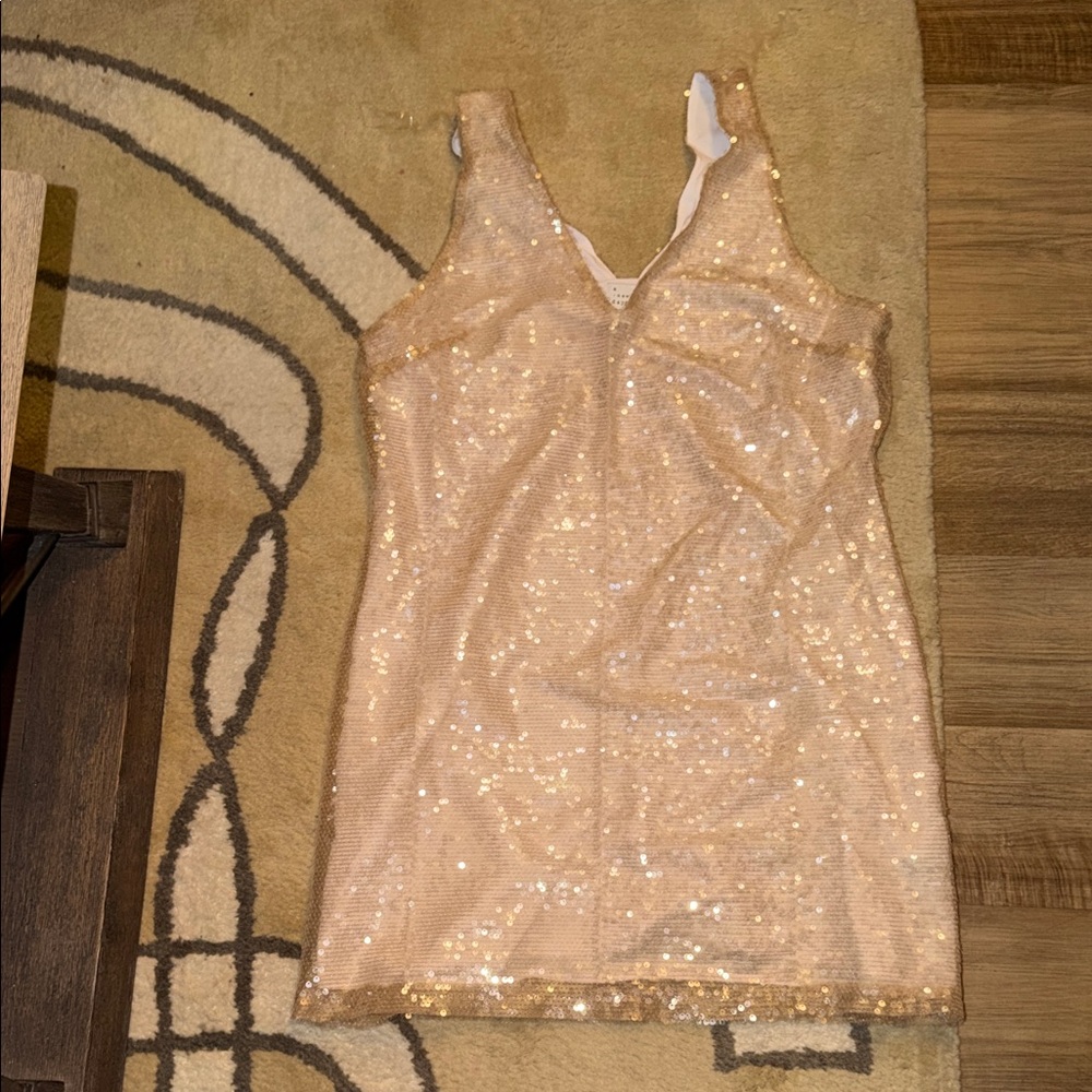 NWT a new Day V-Neck Mini Dress in Blush sparkles.